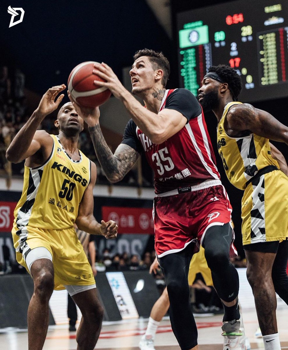 canpekerpekcan's tweet photo. Tayvan Ligi play-off karşılaşmasında Formosa Taishin Dreamers, New Taipei Kings'i 115 - 95 mağlup etti. Taishin Dreamers forması giyen İlkan Karaman, 34 dakika süre aldığı mücadeleyi 30 sayı, 19 ribaund, 6 asist, 2 blokla tamamladı. https://t.co/kpbytvqiTP