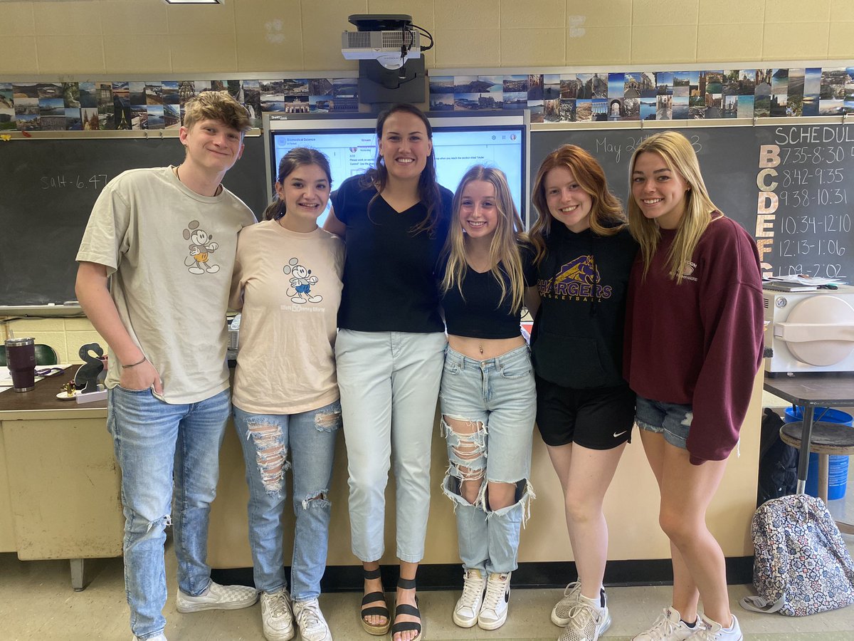 Really going to miss these outstanding seniors in my biomed class 💜