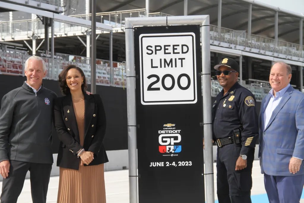 DE_Gifford's tweet photo. Detroit unveils new speed limit for The Lodge. https://t.co/umIe2ZyfXv