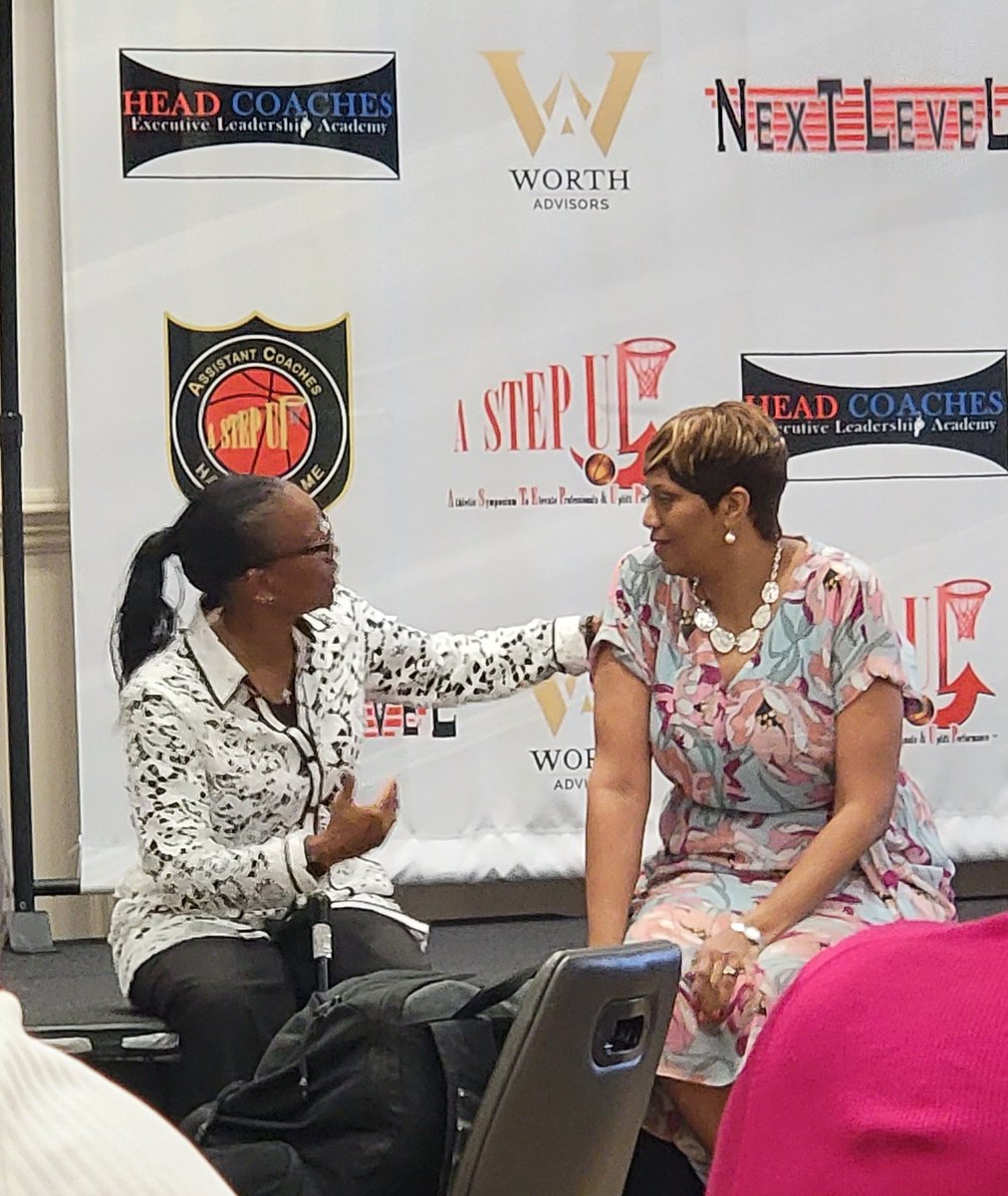 CghrMedia's tweet photo. ๐ #CGHRMedia
#AStepUp
@AStepUpFHA #HCELA
7X National Champion - Bev Kearney - Talks to this #Elite group of Head Coaches about:
Topic: Train competitors, not performers
#LearningFromALegend
@fhallallen
@TexasLonghorns
#NationalChampion @NCAA
#CarolinaGirlsHoopsReport https://t.co/Wy8ofLEdlE