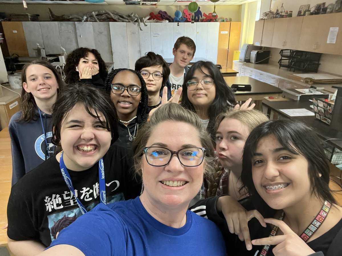 emaroo77's tweet image. There are certain classes that become like family (dysfunction and all!). I didn’t realize how much I was going to miss them until they were leaving today. #1moreday