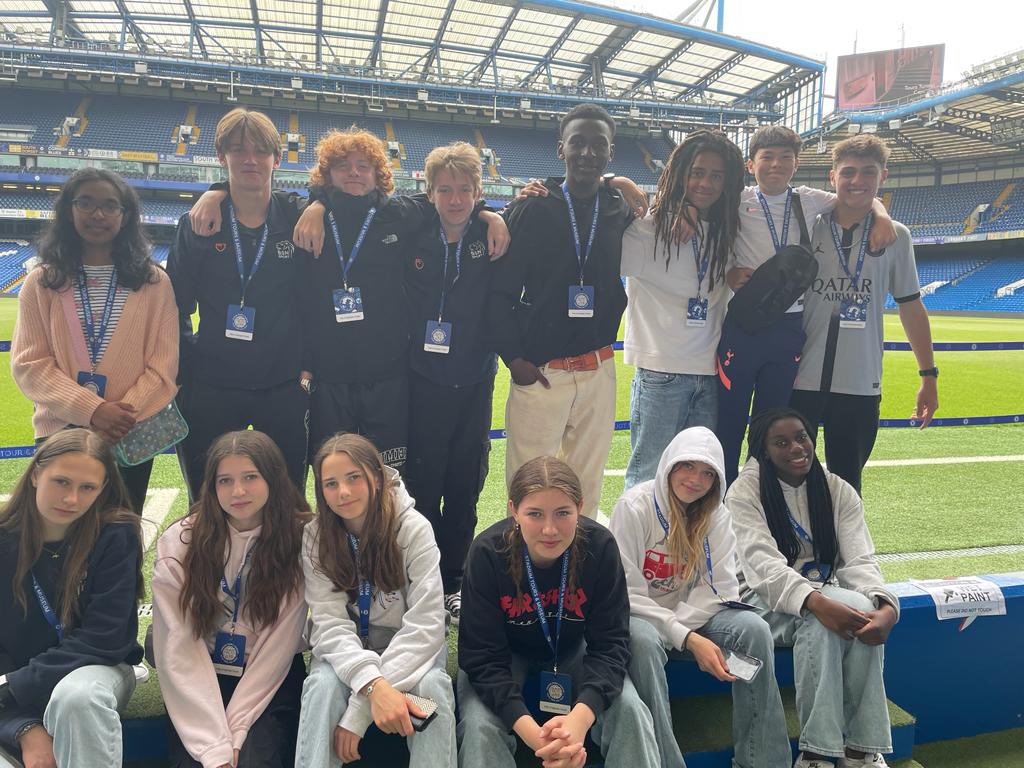 BSN Sport (@bsn_sport) on Twitter photo After a 5 o’clock alarm and early flight from <a href="/Schiphol/">Schiphol</a> the <a href="/BSN_SSV/">BSN Senior School Voorschoten</a> Track and Field Team have had a busy day in London, visiting <a href="/ChelseaFC/">Chelsea FC</a>, Buckingham Palace and Parliament Square.
Evening dinner at <a href="/NandosUK/">Nando's</a> before an early night ahead of an exciting two days of competition. After a 5 o’clock alarm and early flight from <a href="/Schiphol/">Schiphol</a> the <a href="/BSN_SSV/">BSN Senior School Voorschoten</a> Track and Field Team have had a busy day in London, visiting <a href="/ChelseaFC/">Chelsea FC</a>, Buckingham Palace and Parliament Square.
Evening dinner at <a href="/NandosUK/">Nando's</a> before an early night ahead of an exciting two days of competition.