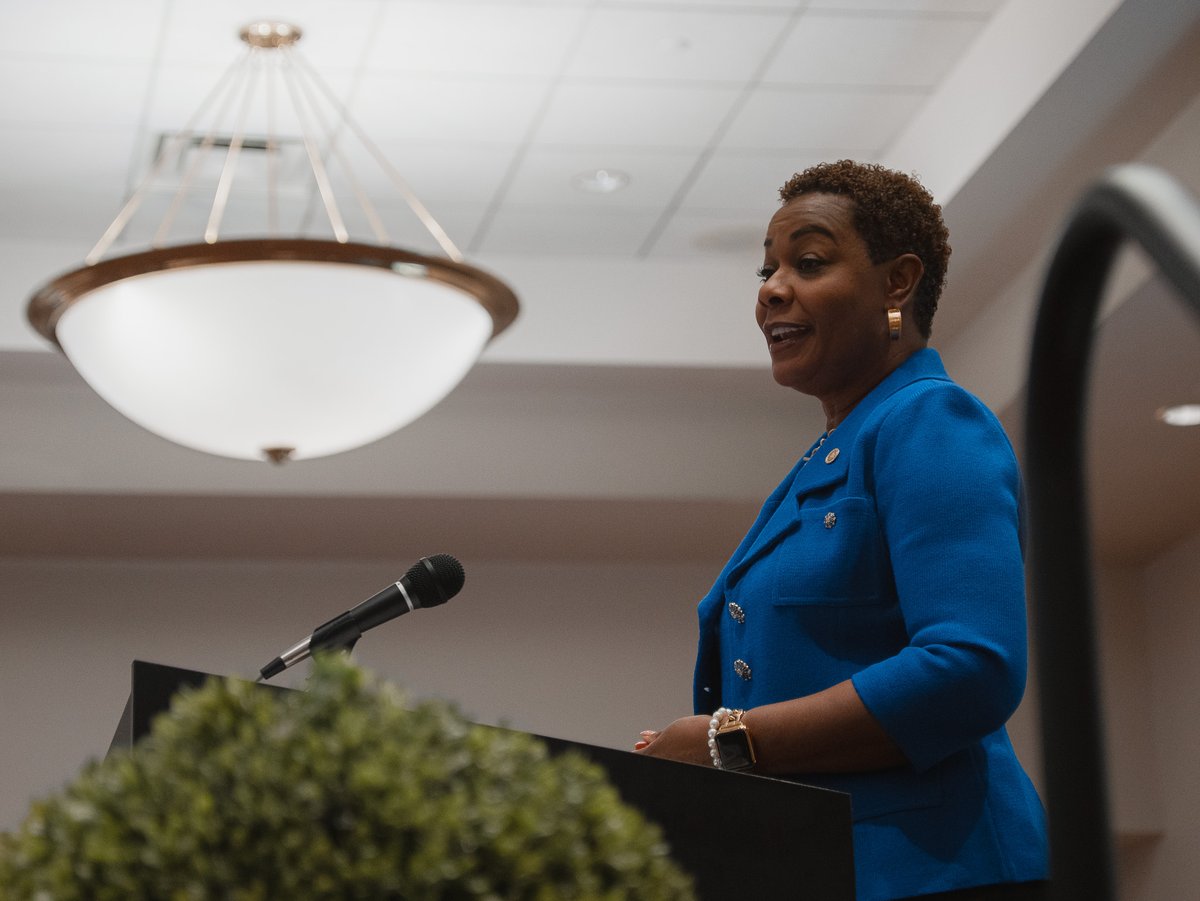 HBCU Campaign Fund (@hbcucampaign) on Twitter photo 📰 : Most Dominant HBCU Leader honoree and <a href="/DrakeState/">Drake State</a> President Dr. Patricia Sims selected to the American Association of Community Colleges Board. Dr. Sims has been president of the Huntsville's HBCC since 2018.
Read more here: lnkd.in/g_VWpdsw 📰 : Most Dominant HBCU Leader honoree and <a href="/DrakeState/">Drake State</a> President Dr. Patricia Sims selected to the American Association of Community Colleges Board. Dr. Sims has been president of the Huntsville's HBCC since 2018.
Read more here: lnkd.in/g_VWpdsw