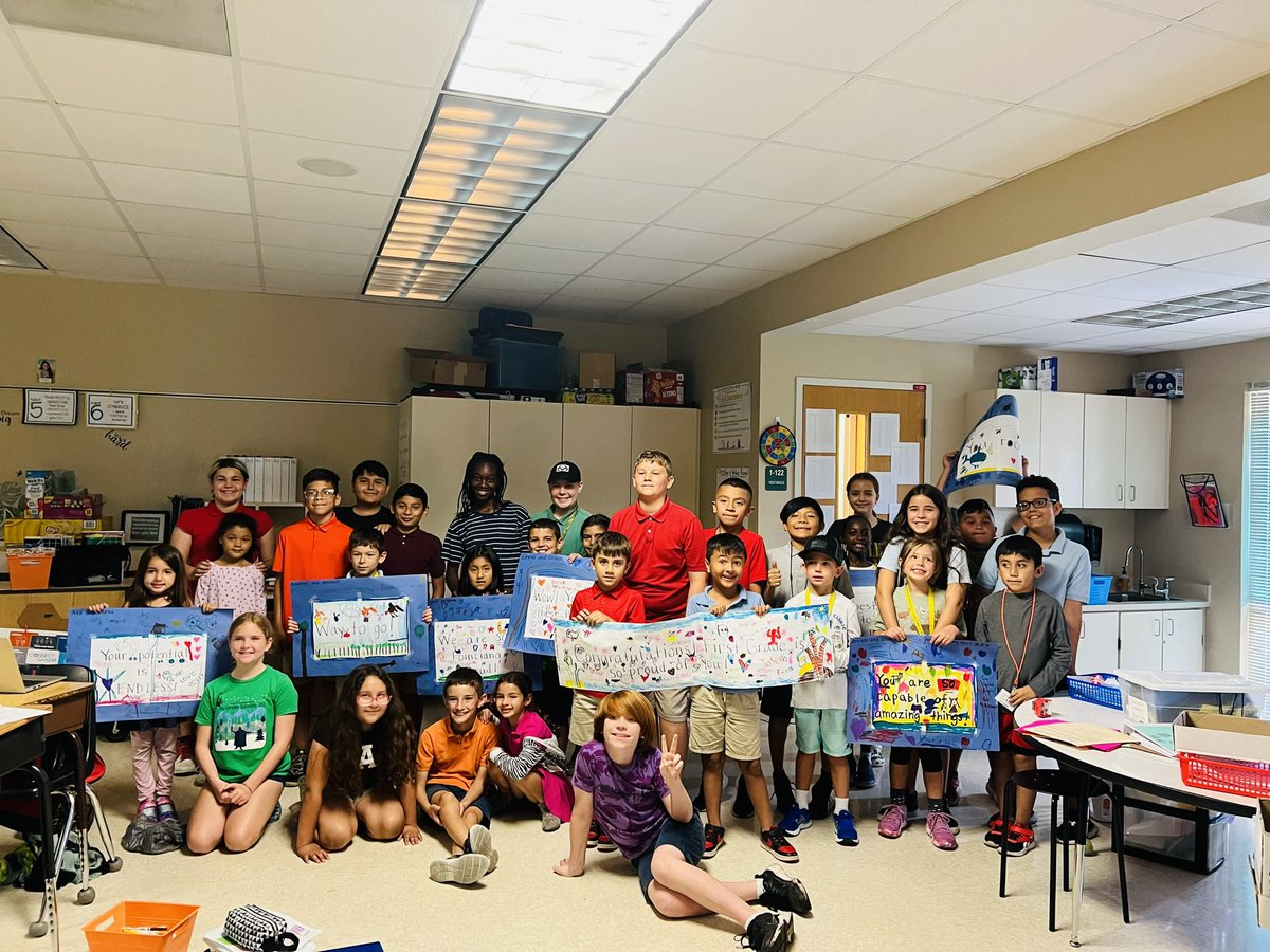 It is almost graduation day for our 5th Grade Buddies! 1st Graders were so excited to give them a surprise send off! 🥳🎉🎓 <a href="/collierschools/">Collier County Public Schools</a> <a href="/PoincianaCCPS/">Poinciana Elementary</a> <a href="/msmiller_5th/">Colleen Miller</a>