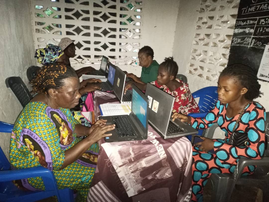 WingRescue's tweet image. Thanks to our donor #ConnectionUbuntu and #TechFugees for being with us during this amazing progress and for connecting us with unforgettable moments through their support of computers to our community.
#WeAreRescueWing
#digitaltransformation 
#WomeninTech 
#ConnextionUbuntu