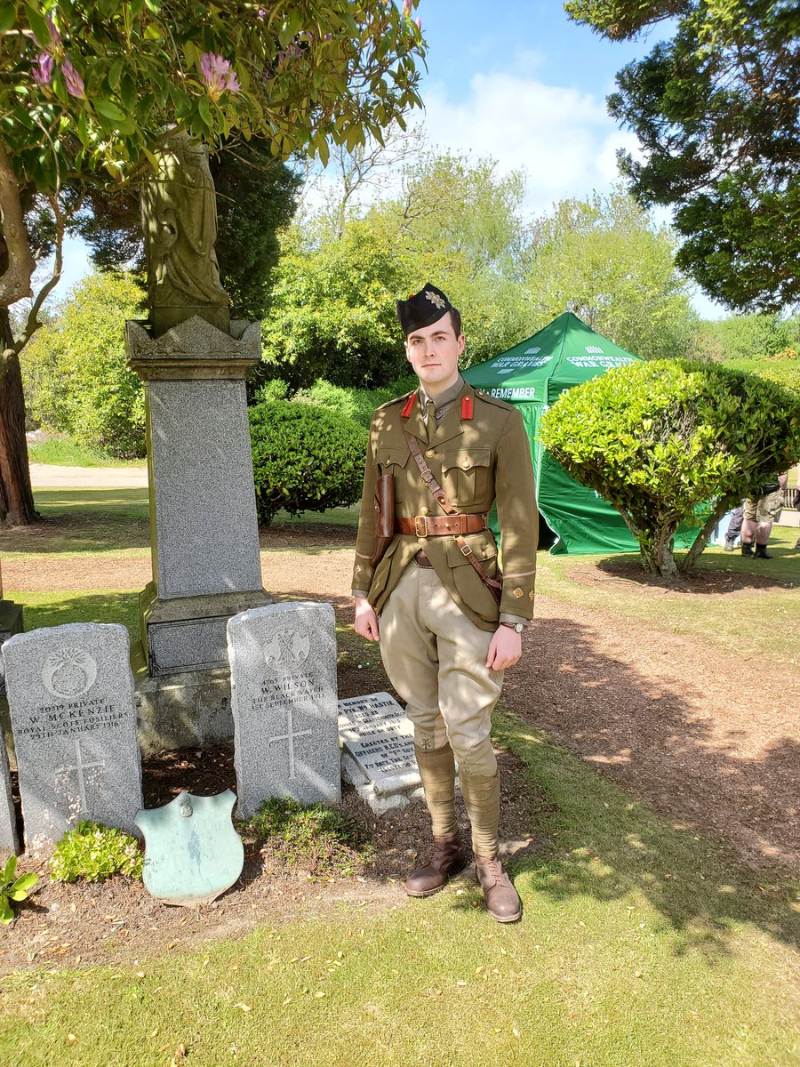 A pleasure as always to work with the @CWGC for #WarGravesWeek again, this time at Grandsable Cemetery, Grangemouth!