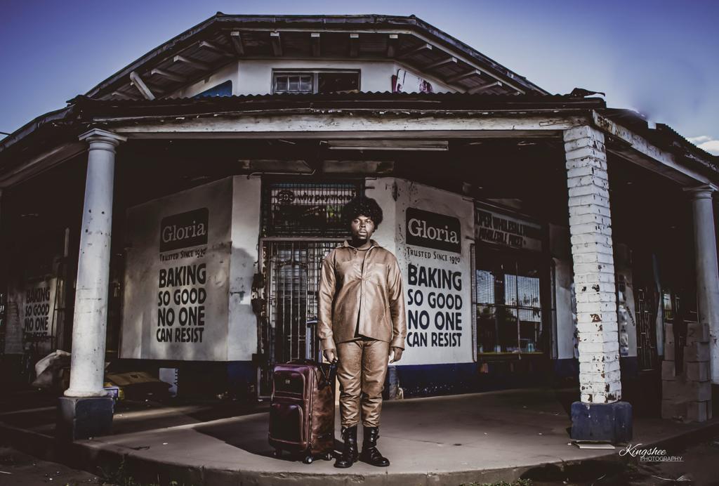 Kudala kwabo okhokho bethu....Waiting in long ques for transport ....."Thina sasigada uS'hube" ...... yea this is my Africa🇿🇼
#AfricaDay 
#AfricaDay2023 
#AfricaZim
#African