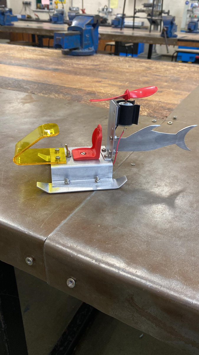 StMarks_Tech's tweet photo. Another year almost complete and a busy final term in the Engineering room with some great projects ready to take home this week. https://t.co/rcndvomdb0