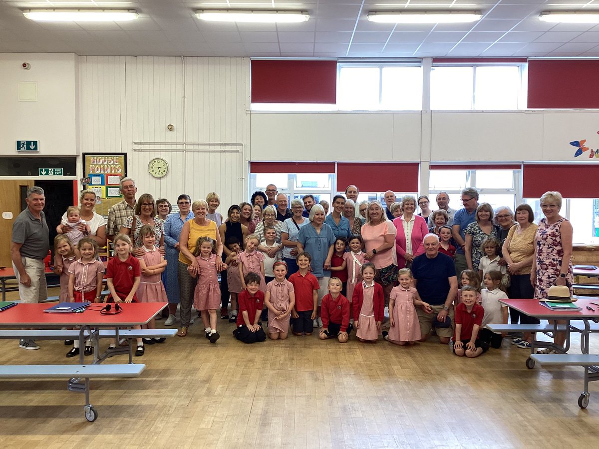 llysfaen2028's tweet image. WOW! 🥰 A truly magical afternoon sharing our work with our grandparents and family. What a perfect end to our Terrific Technology topic sharing our incredible iMovies and wonderful work. THANK YOU everyone for making it so special ✨ A day to remember. #1CS #EIC #ST @CSCJES