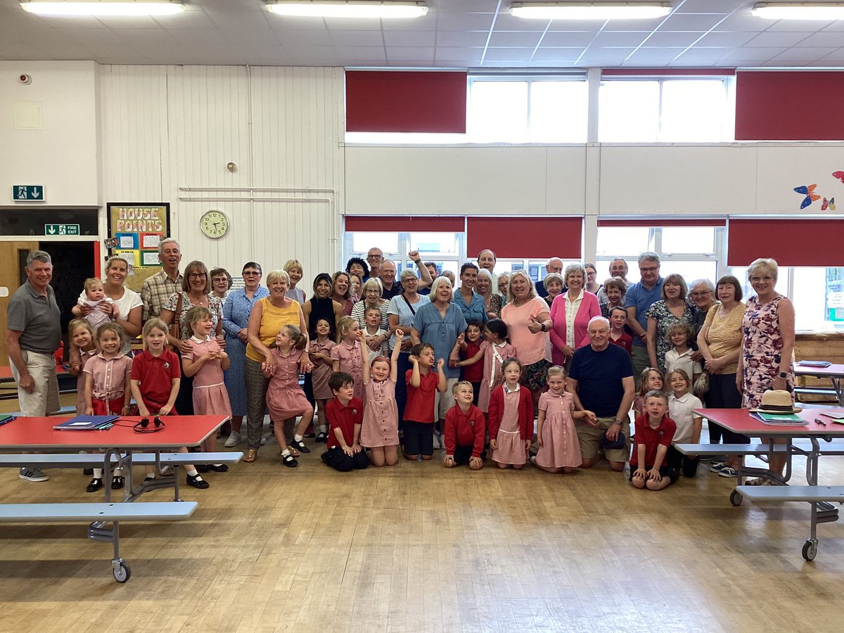 llysfaen2028's tweet image. WOW! 🥰 A truly magical afternoon sharing our work with our grandparents and family. What a perfect end to our Terrific Technology topic sharing our incredible iMovies and wonderful work. THANK YOU everyone for making it so special ✨ A day to remember. #1CS #EIC #ST @CSCJES