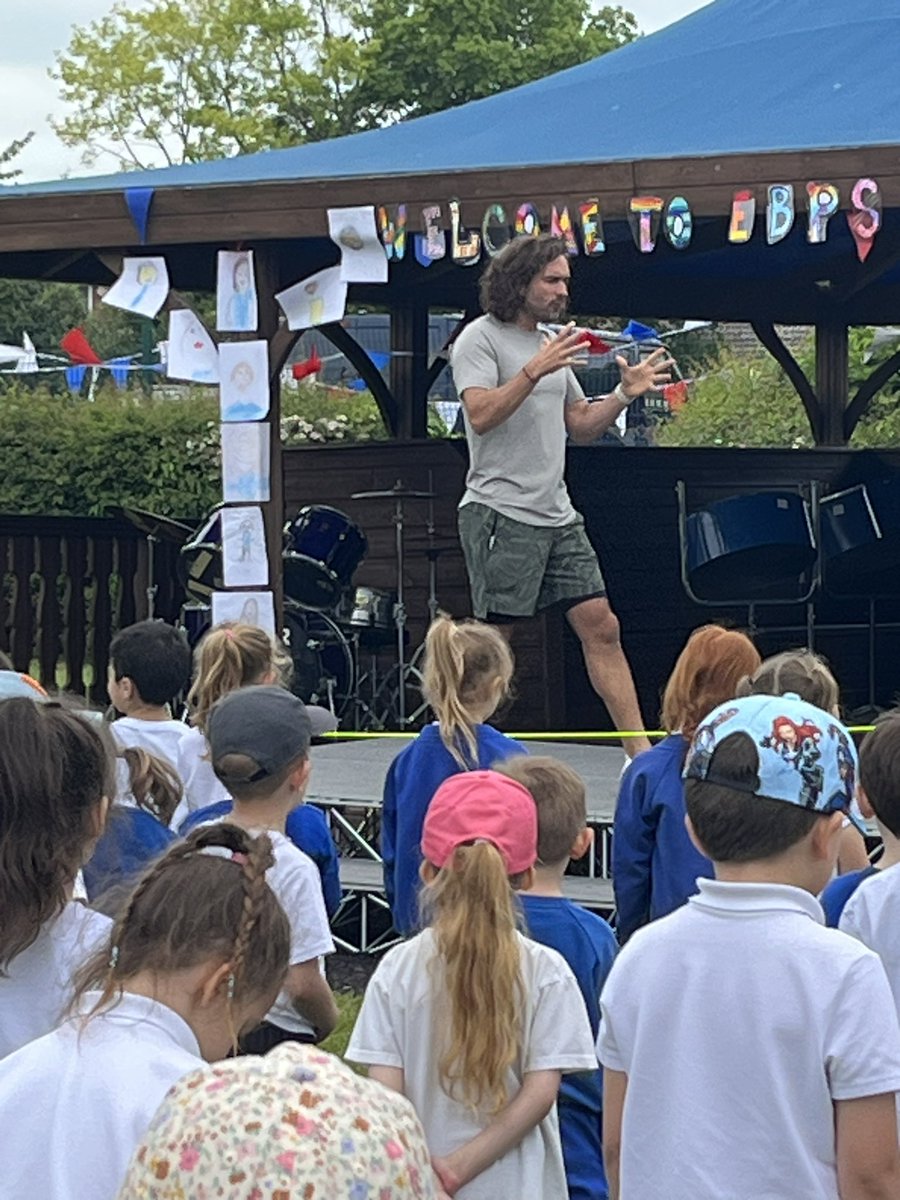 NPATrust's tweet image. 24,000 schools applied, 10 were chosen, @ectonbrookpri were thrilled and excited to welcome @thebodycoach to workout with their 600 children. Wow! What an incredible day for children and staff alike. Proud, proud, proud. Thanks Joe; you are a true legend!