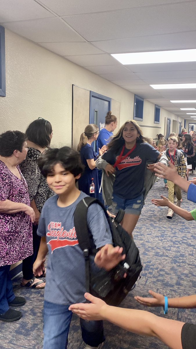 Speegleville's tweet image. One final walk through the halls for our 5th grade students!  #TeamSPE #SpeeglevilleStrong #1Midway #MidwayISD