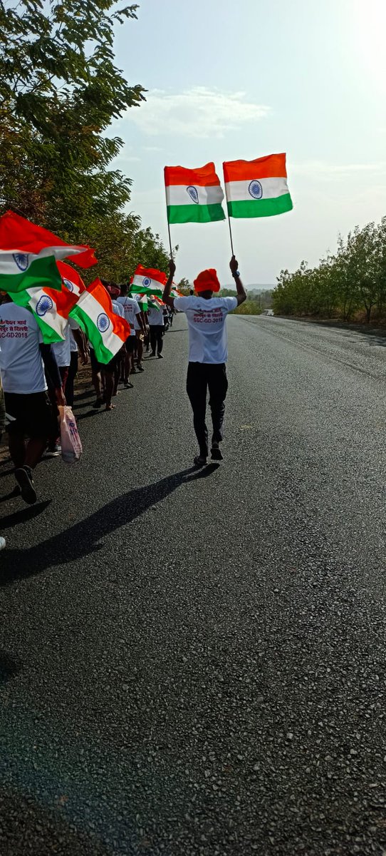क्या आने वाले 1 जून को सभी #SSCGD18 के अभ्यार्थी अपनी अपनी #पैदल_मार्च की टीशर्ट पहनकर अपनी अपनी पिक ट्वीट करेंगे..?
1) हाँ.....  2) ना....
सर आप सभी लोग भी साथ देना. 🇮🇳🇮🇳
<a href="/AShukkla/">Arvind Shukla</a> @brajeshabpnews <a href="/Jha_Swarnaa/">swarna</a> <a href="/YadavArunesh/">Dr. Arunesh Yadav (डॉ अरुणेश यादव)</a> <a href="/sheshnojha/">Shesh Narayan Ojha</a> <a href="/pradeepjain52/">Pradeep Jain Aditya</a>
<a href="/raksha_s27/">Raksha</a> <a href="/askrajeshsahu/">Rajesh Sahu</a>