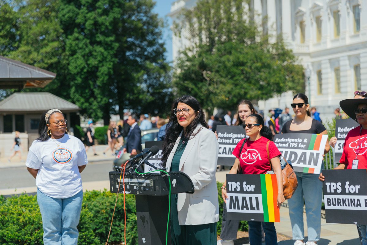 FWDus's tweet photo. Thank you @RepYvetteClarke, @RepRashida &amp; @RepGlennIvey for urging the Biden Admin to protect Black migrants &amp; designate &amp; renew #TPS for:

🇲🇱Mali
🇲🇷Mauritania
🇨🇩DRC
🇨🇲Cameroon
🇸🇩Sudan
🇸🇸South Sudan
🇳🇬Nigeria

TPS saves lives and keeps families together. #ImmigrationIsABlackIssue https://t.co/gAW5RpJXyz