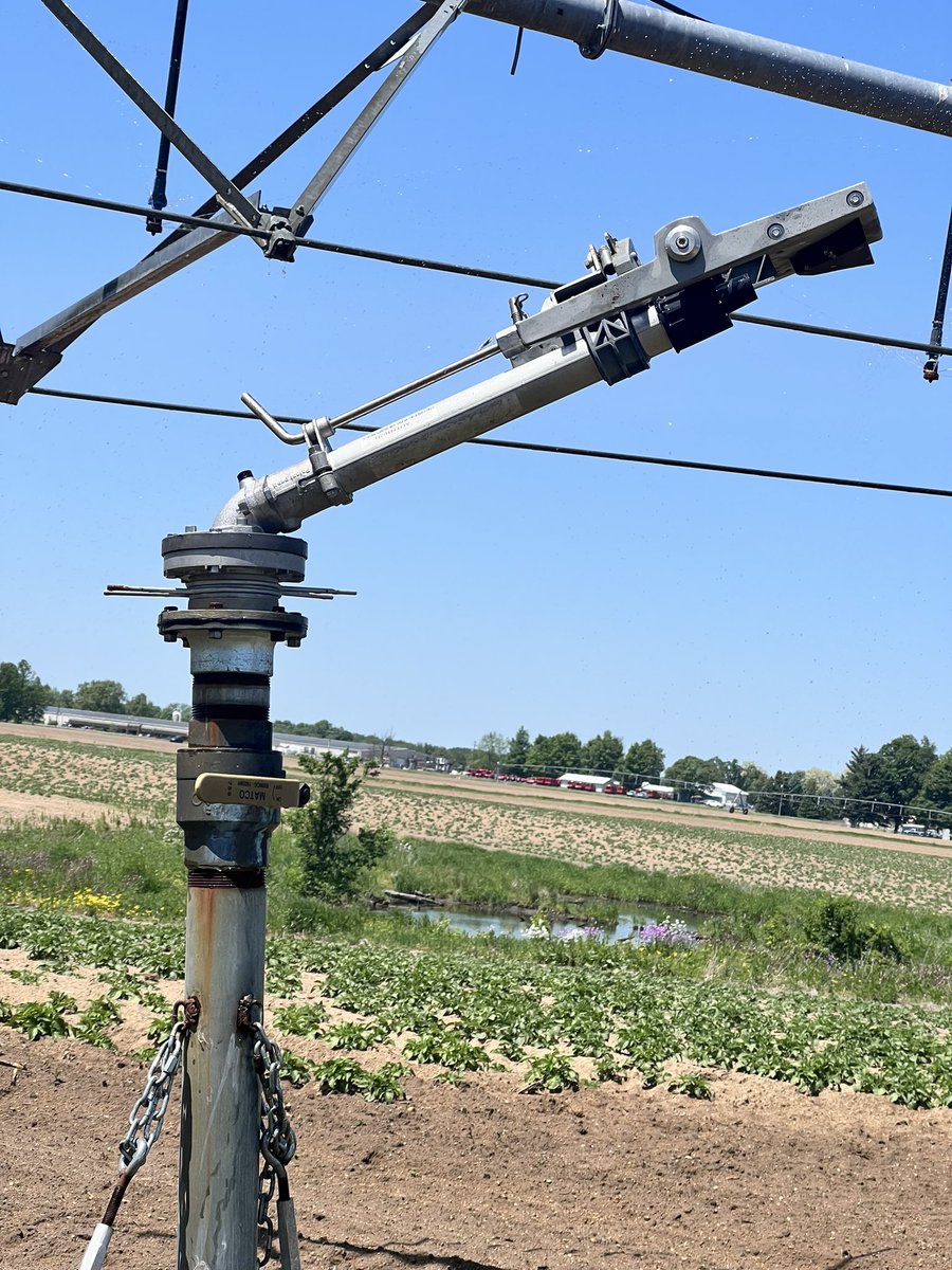 jonlyoder's tweet image. An irrigation story in 3 pictures #agtwitter #irrigate23 #tatertwitter