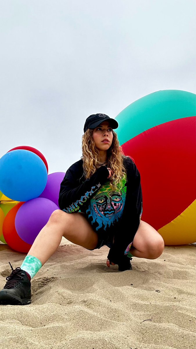 iamGabbyDurden's tweet image. big day. big balls. new song “phone” drops in 9 hours.