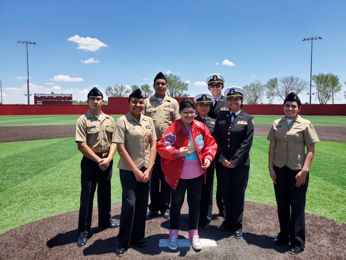 mmorales_shs's tweet image. Today was a very special day at Mighty Bulldog Country. Marks birthday and letterman jacket recipients. Congrats to all of our Special Children, this is my #1Why.