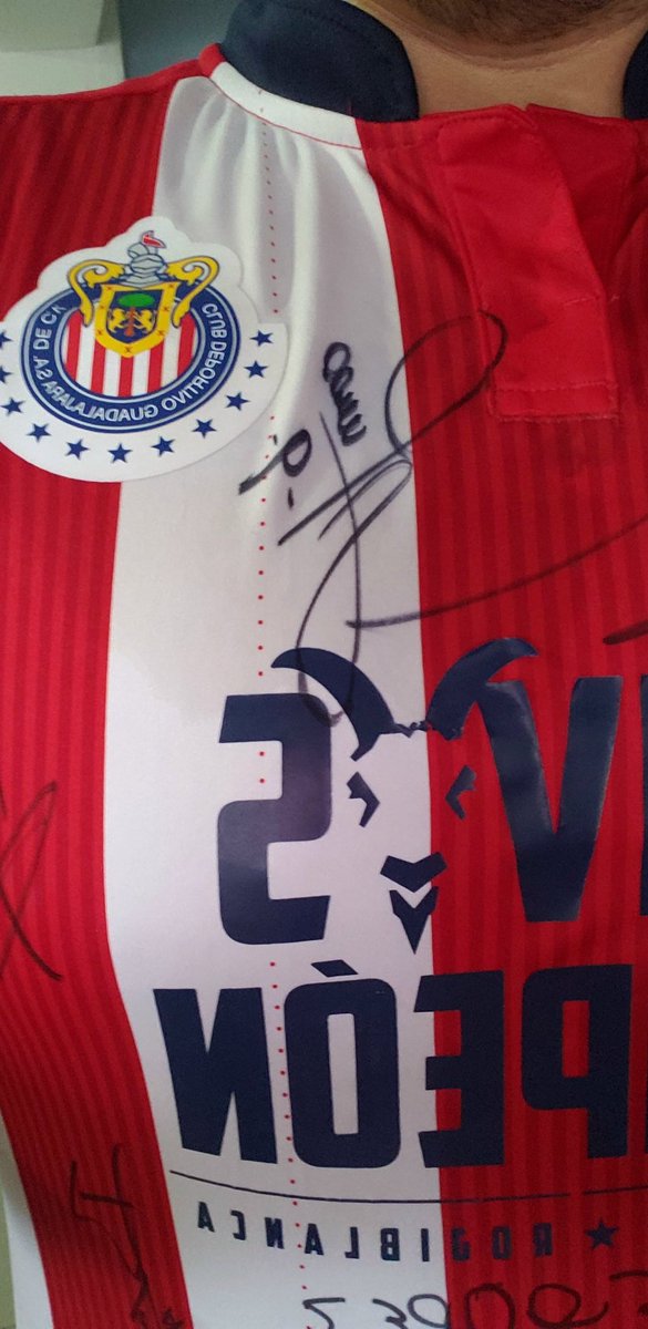 CharZamora's tweet photo. @Chivas Por cábala, la de 2017, la del título y firmada por algunos campeones como @alanpulido ... ¡Dale, Rebaño! 
#ChivasvsTigres 
#90MinutosDeUnión https://t.co/UqdnxBzqmS