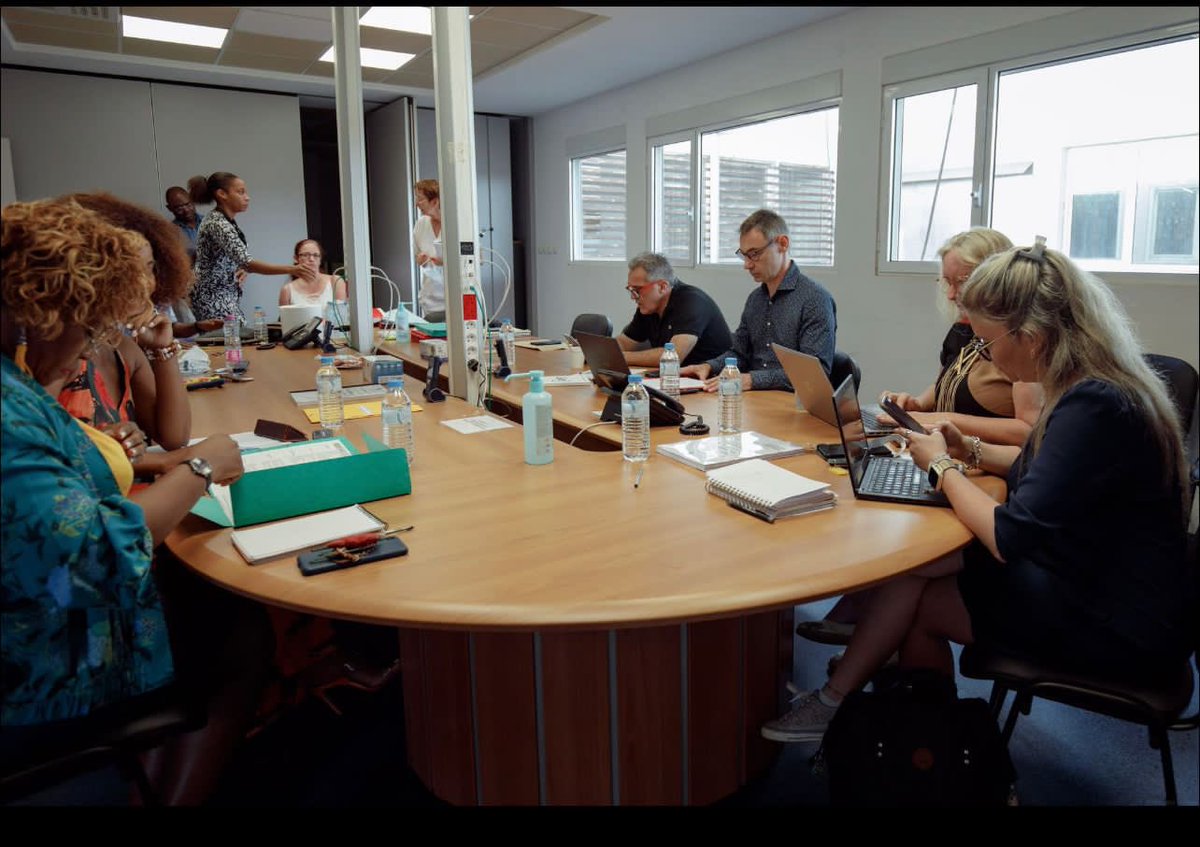 ars_guyane's tweet image. EXERCICE EXERCICE EXERCICE 
🚒 #Morpho c’est parti !

➡️ La cyberattaque s’est confirmée dans les hôpitaux du territoire

Les cellules de crise s’enchaînent ➡️ demande de pont aérien /renforts RH et matériel
Les evasan individuelles vont commencer 
 #samu75 🏥