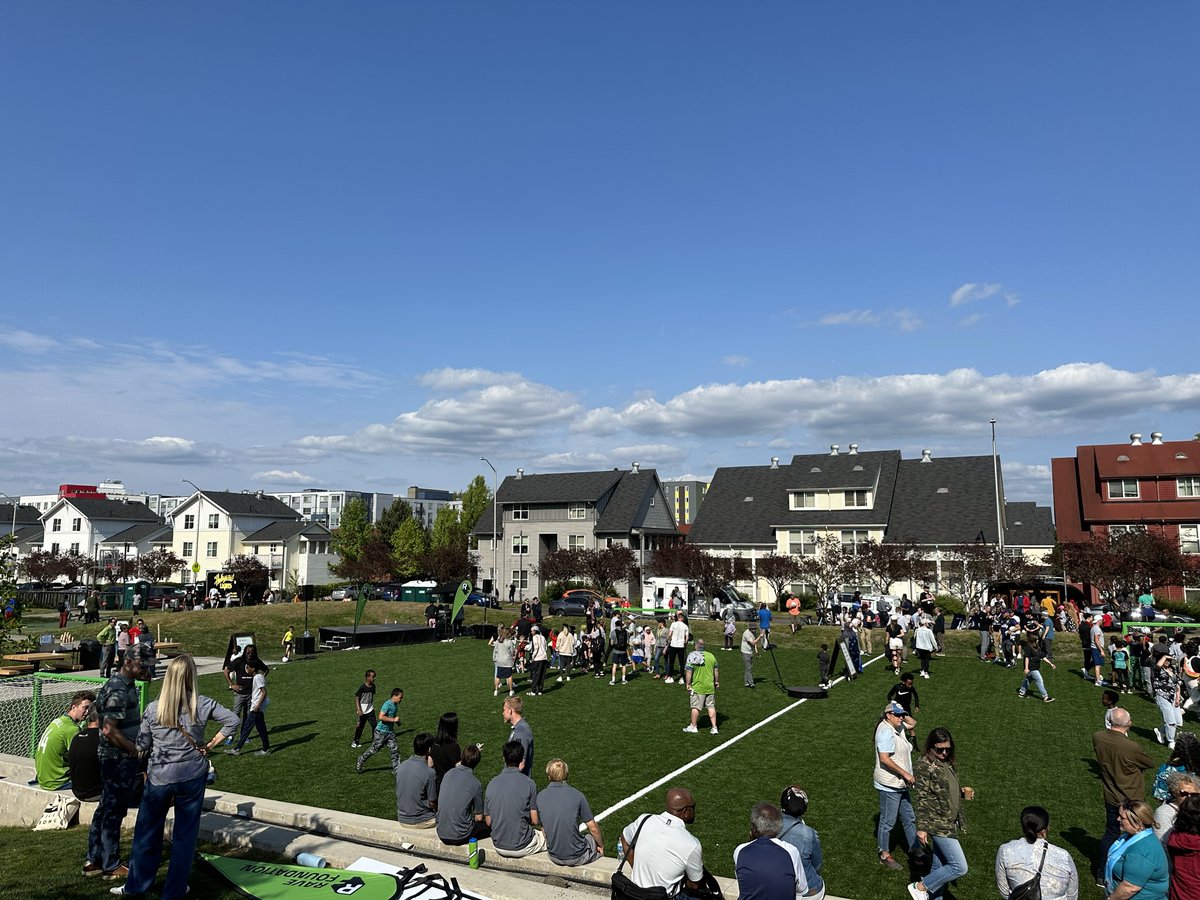 NewHolly playfields are open! We're thrilled to have collaborated with the incredible <a href="/Seattle_Housing/">Seattle Housing Authority</a> and a fantastic team of partners. Yesterday's grand opening was spectacular, filled with amazing music, and delicious food.

<a href="/RaveFound/">RAVE Foundation</a> <a href="/SoundersFC/">Seattle Sounders FC</a> <a href="/ForeverlawnOfPS/">ForeverLawn Puget Sound</a>
