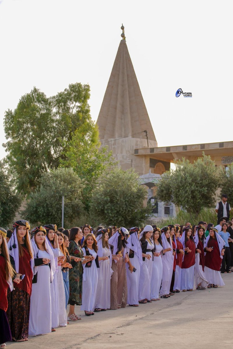 Yazidis celebrating a religious ceremony in Koshaba town, northern Iraq 🇮🇶 

Since music is an essential component of our faith, it is played during almost all religious rituals, holidays, and festivities. Everything that is sung or chanted must be accompanied by unique musical…