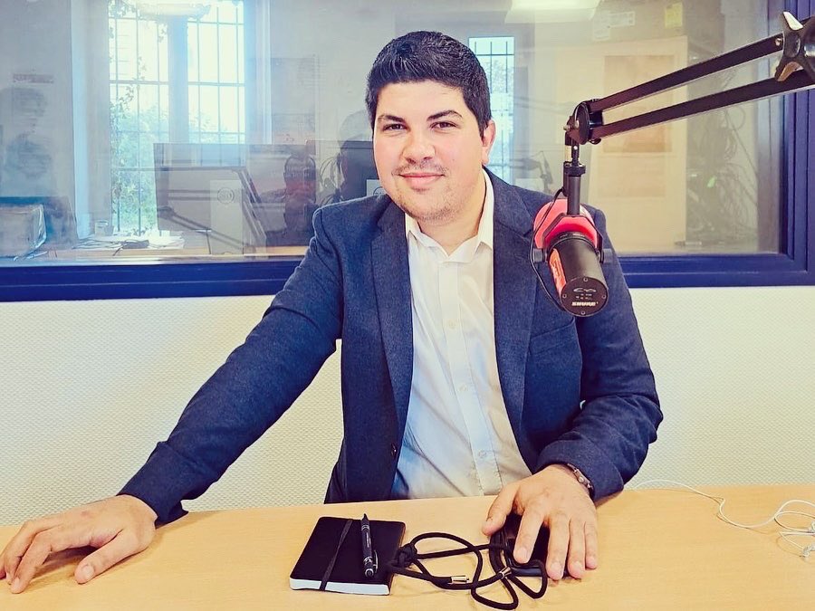 📻🎙 | #ONAIR|

Enregistrement radio ce soir, merci à <a href="/radiorcf/">RCF</a> de l’invitation. 

Hâte de vous parler d’#engagement citoyen et associatif en vous faisant découvrir la <a href="/JCE_Dijon/">Jeune Chambre Économique de Dijon</a> et la <a href="/JCE_France/">jce_france</a> sur les ondes, 

Restez à l’écoute 😉🔊