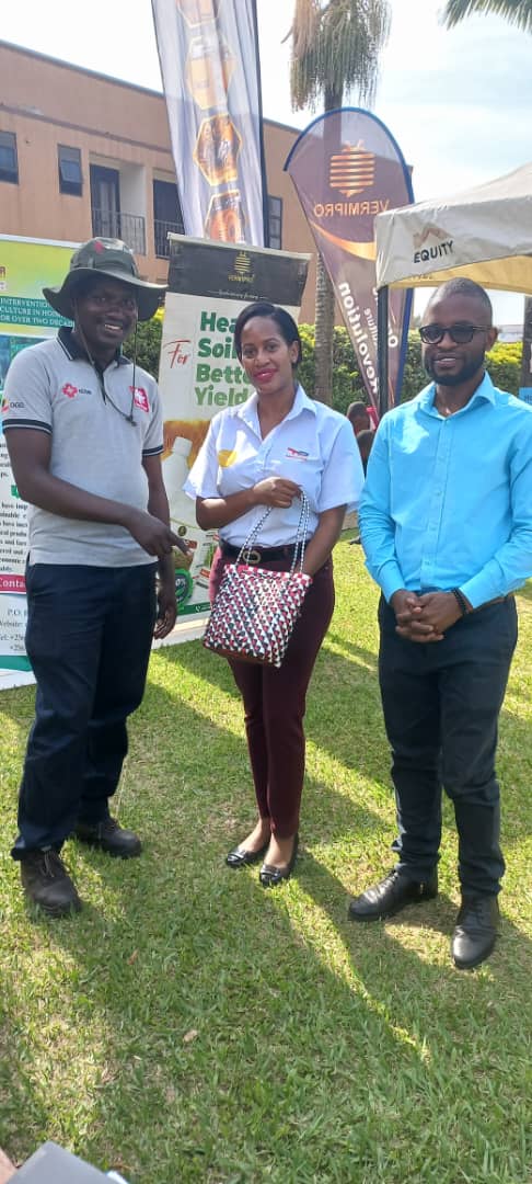 Brian Nahamya (@brianwilis) on Twitter photo On Tuesday this week <a href="/TotalEnergiesUG/">TotalEnergies Uganda</a> in collaboration with @E360Group held a networking symposium with #TilengaProject community suppliers in Hoima. <a href="/RozettaKom/">Rosette Komugisha</a>, National Content Lead listened to the story on how host communities can tap into markets presented by Oil Industry. On Tuesday this week <a href="/TotalEnergiesUG/">TotalEnergies Uganda</a> in collaboration with @E360Group held a networking symposium with #TilengaProject community suppliers in Hoima. <a href="/RozettaKom/">Rosette Komugisha</a>, National Content Lead listened to the story on how host communities can tap into markets presented by Oil Industry.