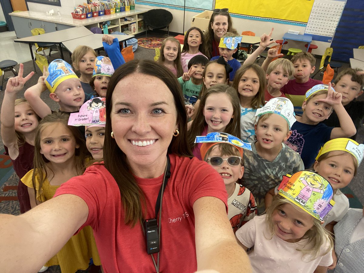 Heart eyes is how I feel about this group. Last day activities included the 5th grade clap out, guess the baby slideshow, extra recess of course, and enjoying our last day together. 💕