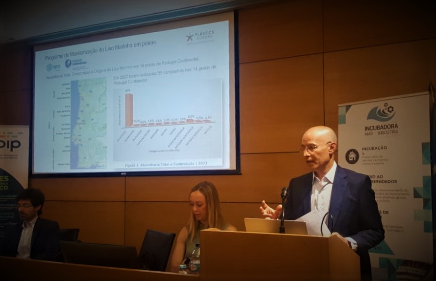 PlasticsEuropES's tweet image. Juan Ruiz, nuestro compañero responsable de asuntos públicos y sostenibilidad, ha intervenido🎙️ con una ponencia sobre cómo el #ProgramaOCS contribuye a prevenir la fuga de pellets al medio ambiente🌍