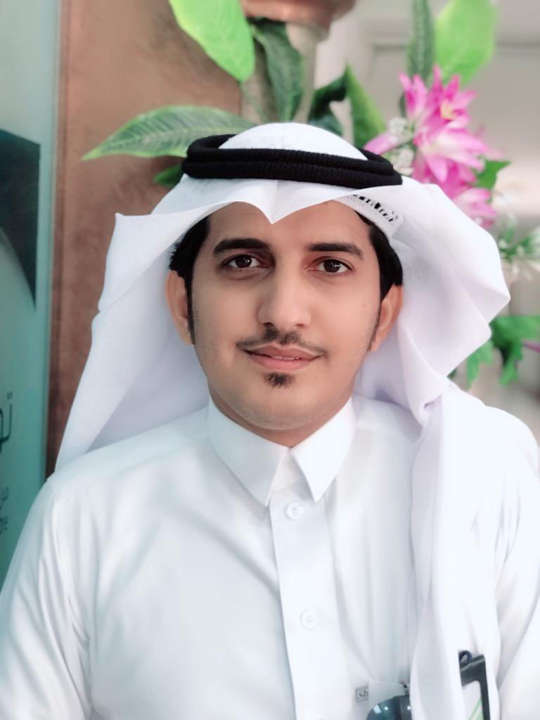 أشارك صفيّ الروح، ورفيق العمل؛ مشرف اللغة الإنجليزية أ. أحمد عواض مشاعر الفرح بحصوله على درجة الماجستير في الأدب الإنجليزي من جامعة الباحة .

أبو نادين 
جدية وعزيمة باتجاه تحقيق الهدف .
ألف مبارك صديقي ، والقادم أجمل في طريق الإنجاز 🌹