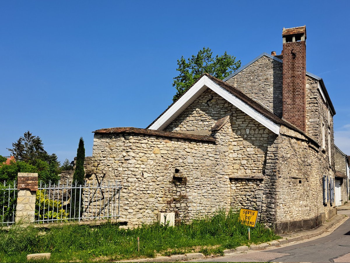 #Montaiville78
#BaladeSympa dans cette commune des #Yvelines 
#patrimoine @LmrTourisme @JaimePatrimoine @PatrimoineRural #MagnifiqueFrance