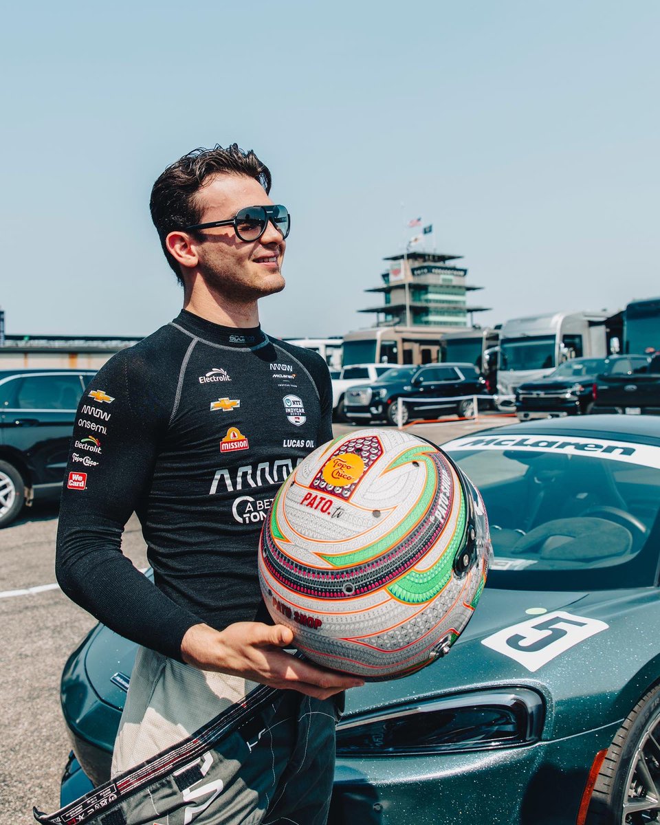 PatricioOWard's tweet photo. Mi casco para la Indy500 en estilo Alebrije 🇲🇽

Meet my 2023 Indy500 helmet. “Alebrije” style https://t.co/HWa92DKnwS