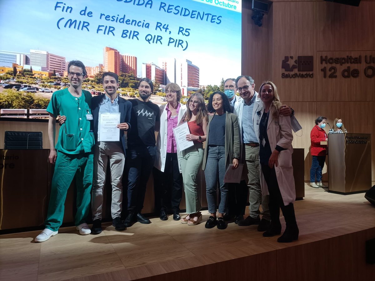 Ya tenemos 4 grandes profesionales de la neurología entre nosotros! Nuestros residentes de último año ya son adjuntos, enhorabuena!!
#Hospital12Octubre