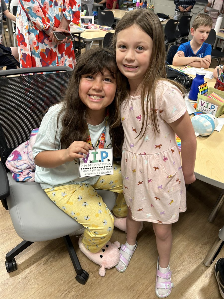 Fly Up Day at WOIS!  Welcome second grade friends.  Thank you for visiting us today.  West Oak is all yours in 3 months! <a href="/DLDistrict76/">Diamond Lake District 76</a> <a href="/bsharmalewis/">Bhavna Sharma-Lewis</a> <a href="/DrEBerger/">Dr. Erica Berger</a> @linktohansen