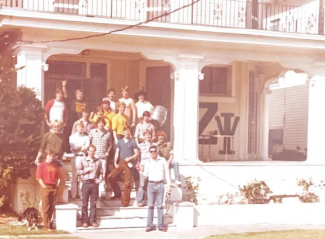 ZetaPsi's tweet photo. #Throwback to the Iota Alpha chaptersโ founders visiting brothers from Tulane in 1979๐ฎโ๐จ Glad to see weโve improved in the art of making wooden Greek letters!
-
๐ธ: @zetapsitexas and @zetapsitulane
-
-
#ZetaPsi #TheInternationalFraternity #tkphi https://t.co/zT82ef1S7f