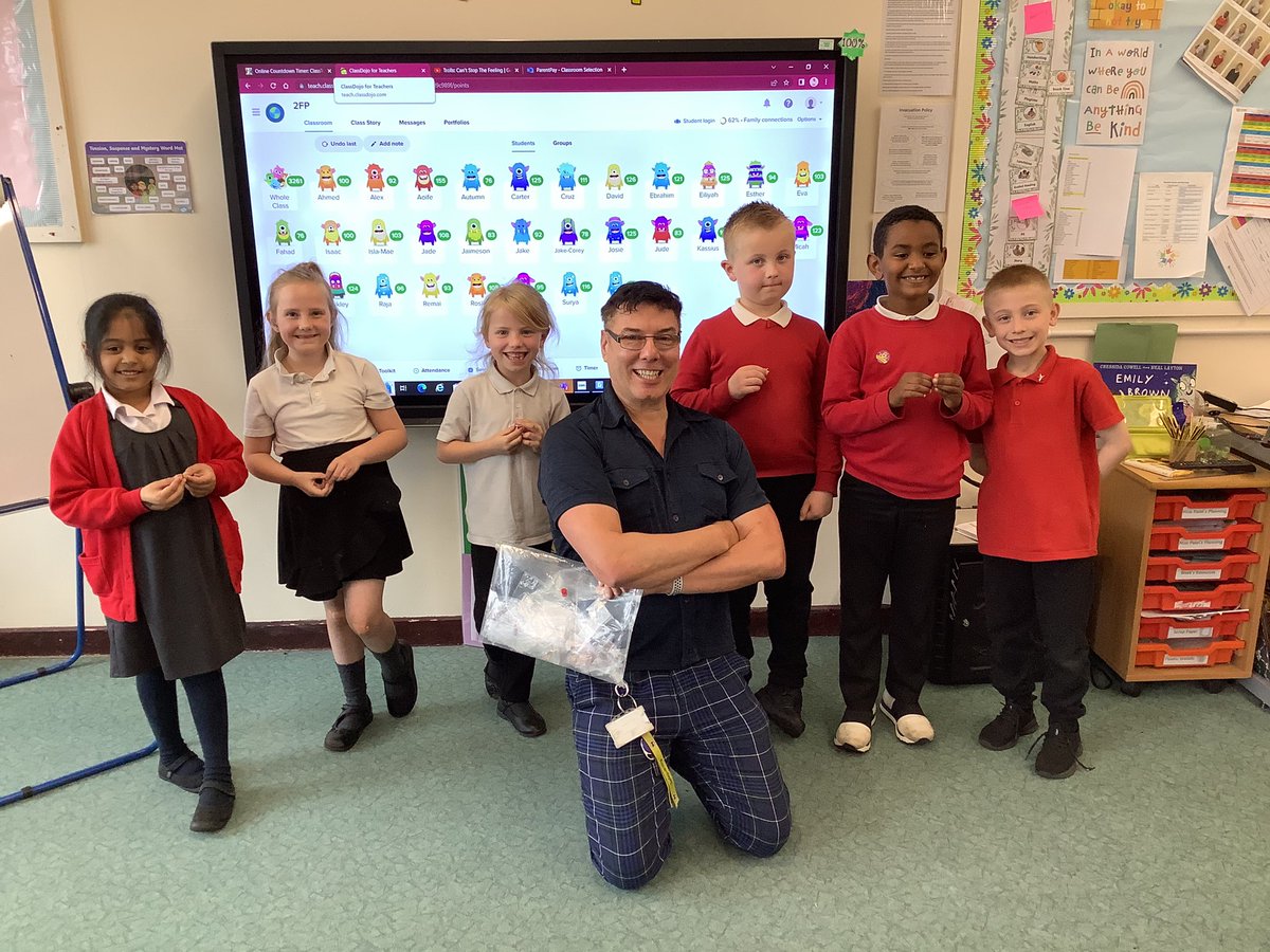 MissFPatelRPS's tweet photo. Some more bronze badges in 2FP. Keep following the school rules!! ⭐️ @DwayneToon @RollestonPri https://t.co/T0EXRHalPT