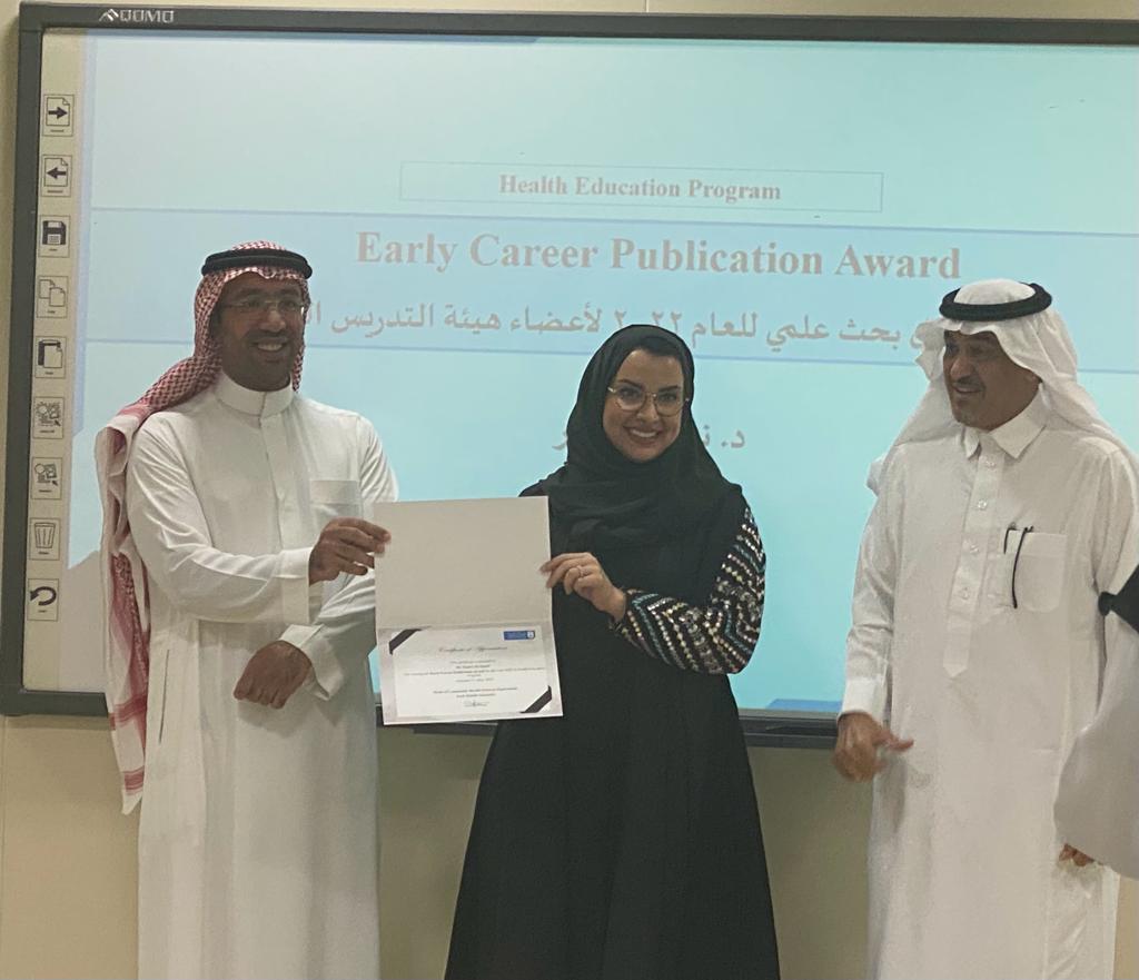 سعيده بالحصول على جائزة افضل بحث منشور لعام ٢٠٢٢. الشكر لجميع المشاركين بالبحث، مشاركتهم هي السبب الرئيسي لهذا النجاح بعد توفيق الله.
The full article can be found here: doi.org/10.1080/135578…