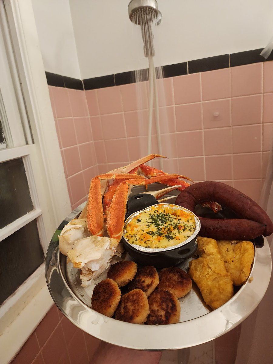 gazpachomachine's tweet image. Shower Food Review 52: Platter w/ Reindeer Sausage, King Crab, Alaskan Snow Crab, Crab &amp;amp; Artichoke Dip, Fried Cod &amp;amp; Alaskan Crab Cakes. Imagine how nice it'd be to share this beautiful plate with someone special. Unfortunately I'm all alone so I'll be Eating this for weeks. 9/10