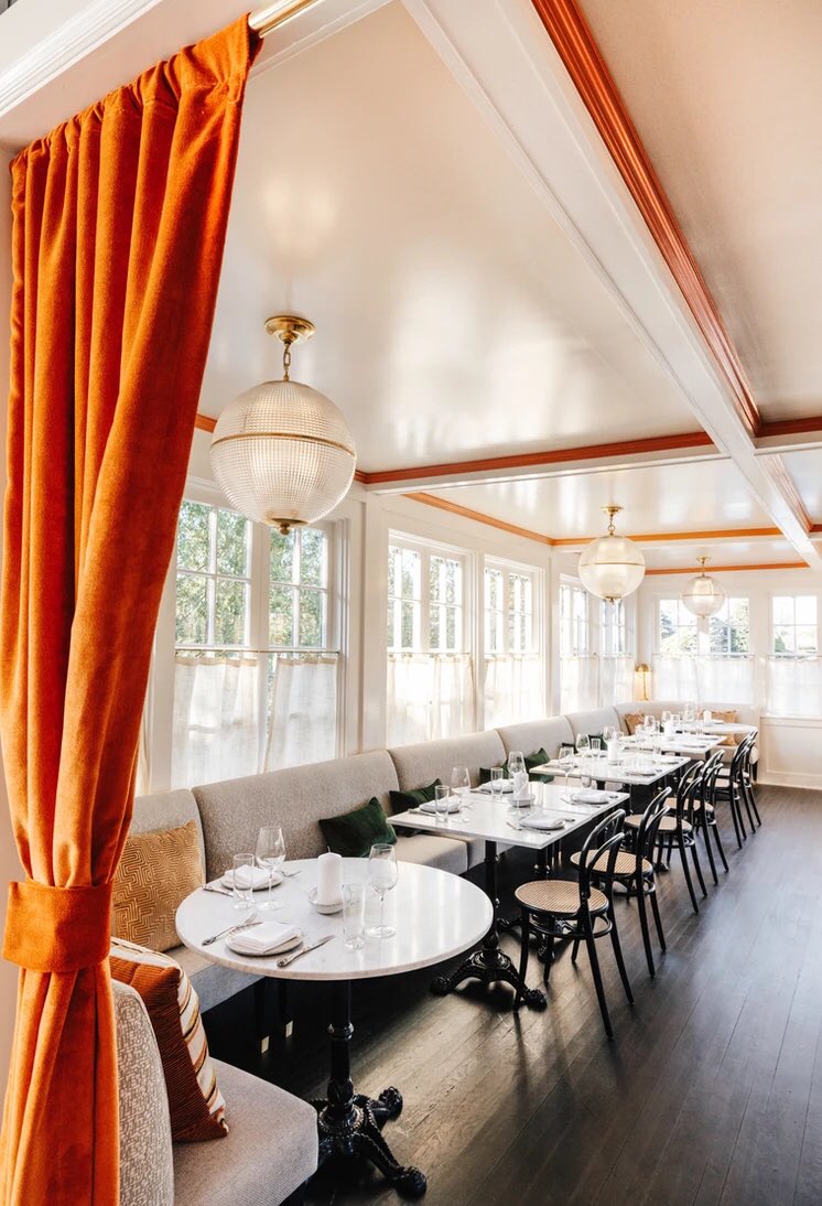 This spring the EHP Hospitality Group has welcomed Enchante Bistro to the scene!  Located in the spot formerly known as Red Bar, this French bistro will combine dining traditions from Parisian brasseries and the South of France, offering romantic design and a broad menu.