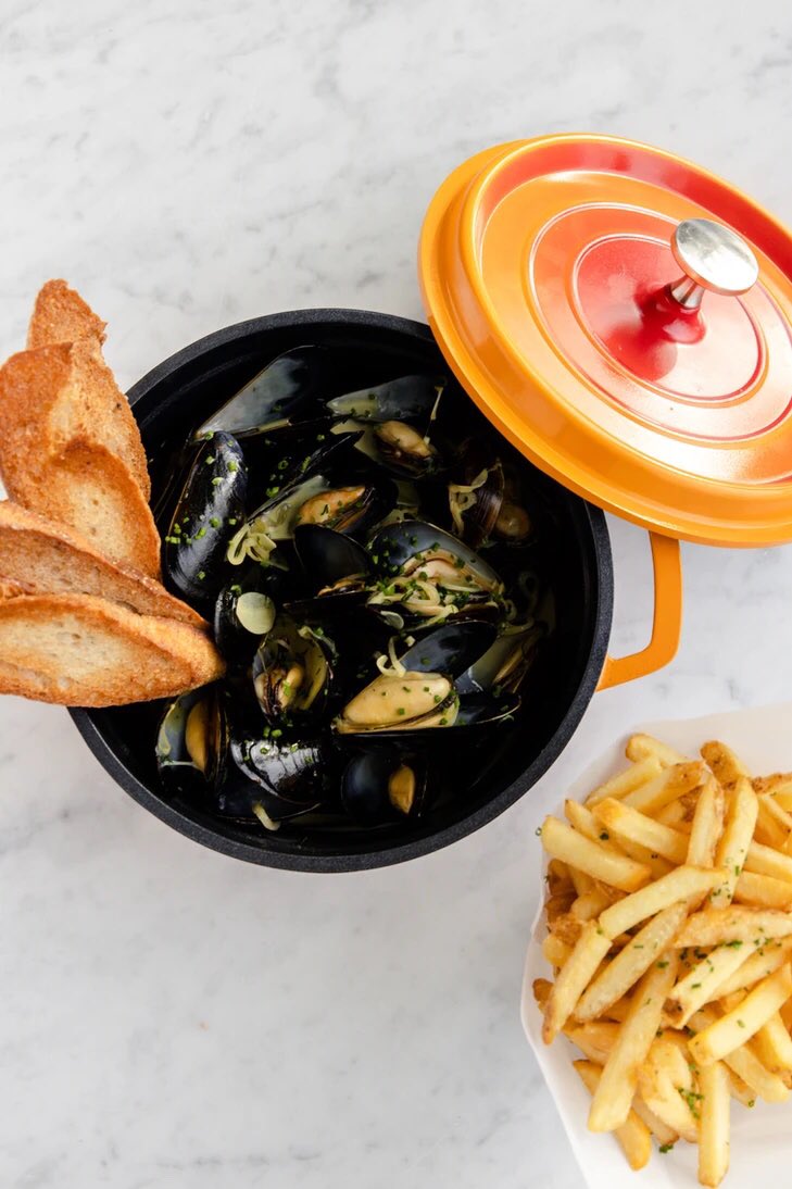 Real Estate Showcase tweet media