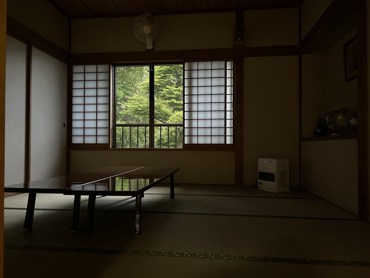 ざ、夏…って感じする部屋 https://t.co/xpIiEAc60S
