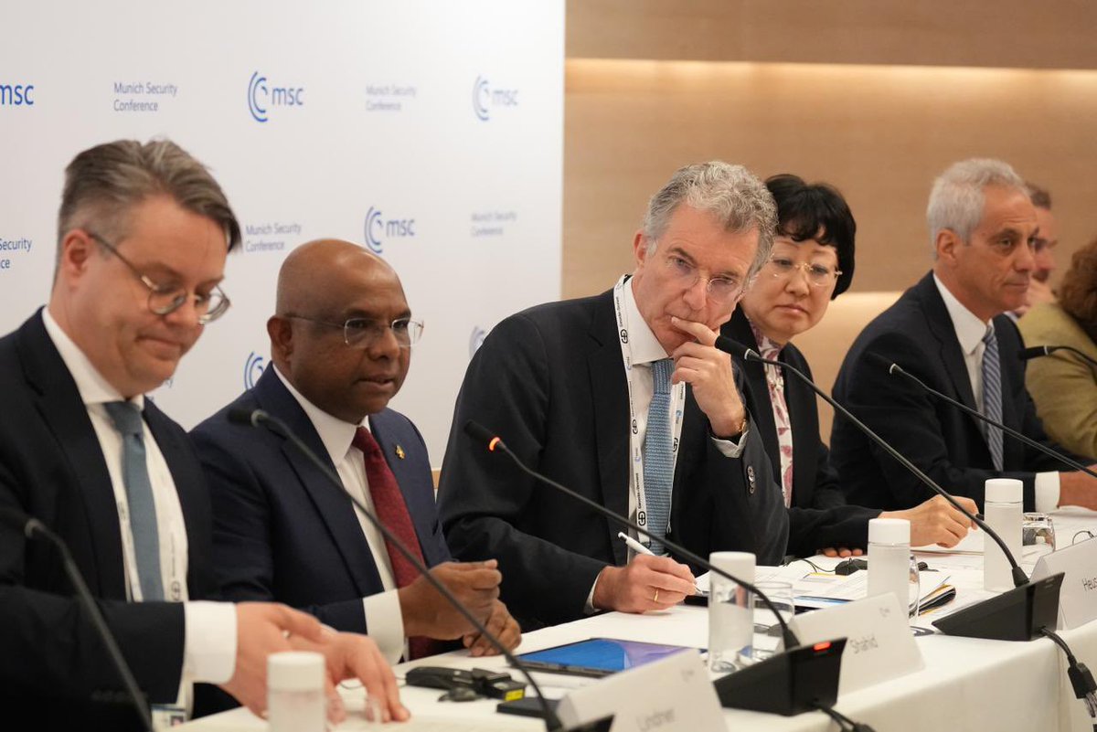 StatesmanMV's tweet photo. abdulla_shahid: Left Japan, following constructive discussions at #MLMTokyo and my meetings with Ministerial colleagues on the sidelines.

The voice of small countries in larger discussions on security and stability is necessary. Thankyou @MunSecConf for… https://t.co/peJ12xEx65