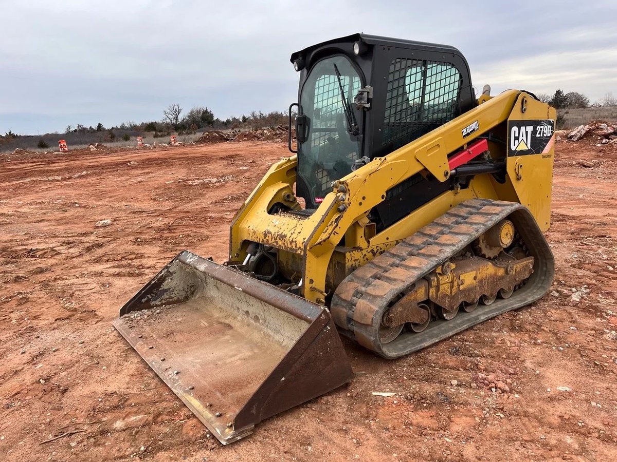 i35equip's tweet image. This 2015 Caterpillar 279 D Tracked Skidsteer Is A Powerful Machine, That Has Been Well Cared For &amp;amp; Serviced By The Original Owner! i35equipment.com/skidsteer

#skidsteer #trackedcompactloader #compactloader #loader #bobcat #catequipment #caterpillarequipment #skidsteerforsale