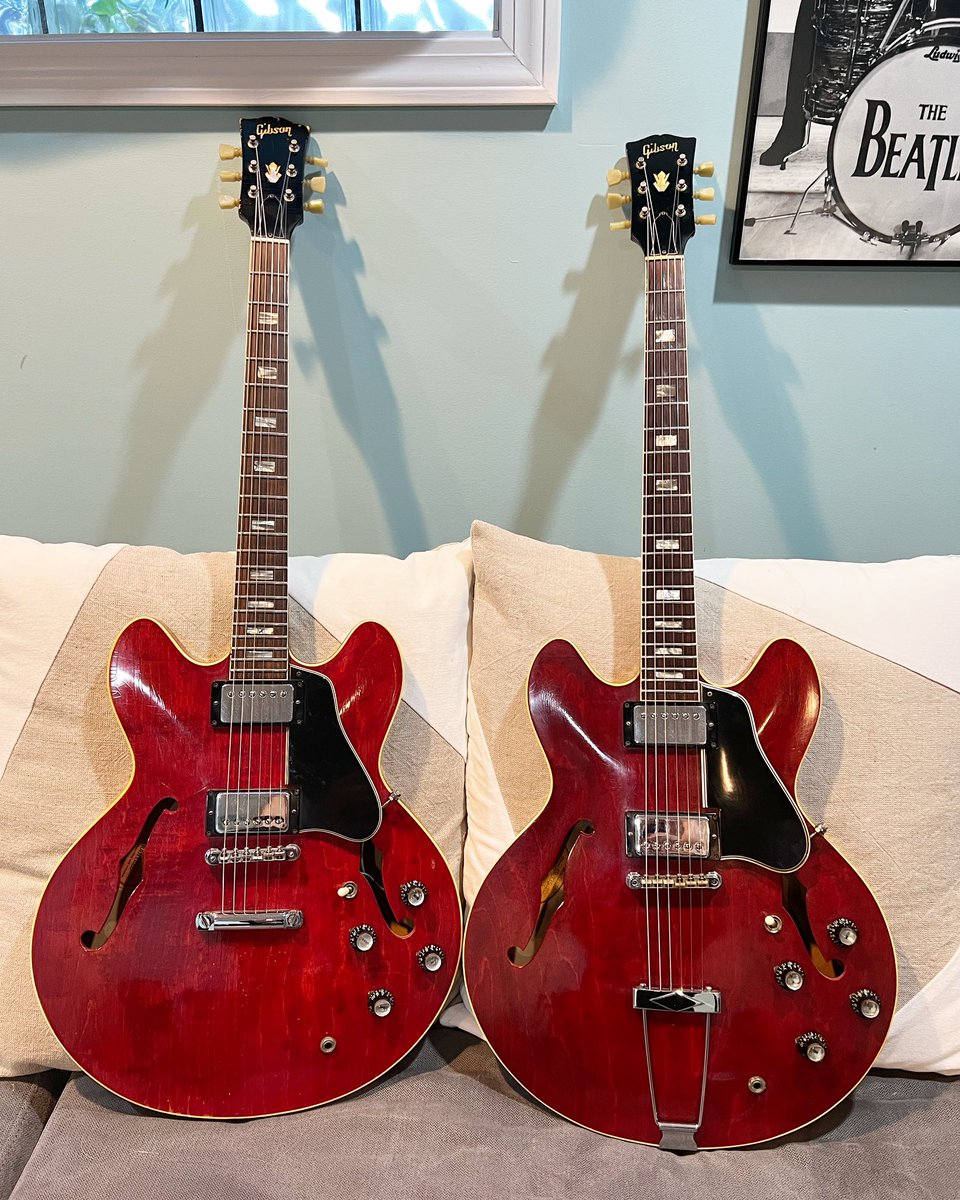 Which one do you like? 1967 & 1967 Gibson ES-335 ❤️❤️ #guitar #gibson #gibsones335 #es335 #tomofujita #guitarwisdom #tomofujitaguitarwisdom #vintageguitar #vintageguitars @gibsonguitar
