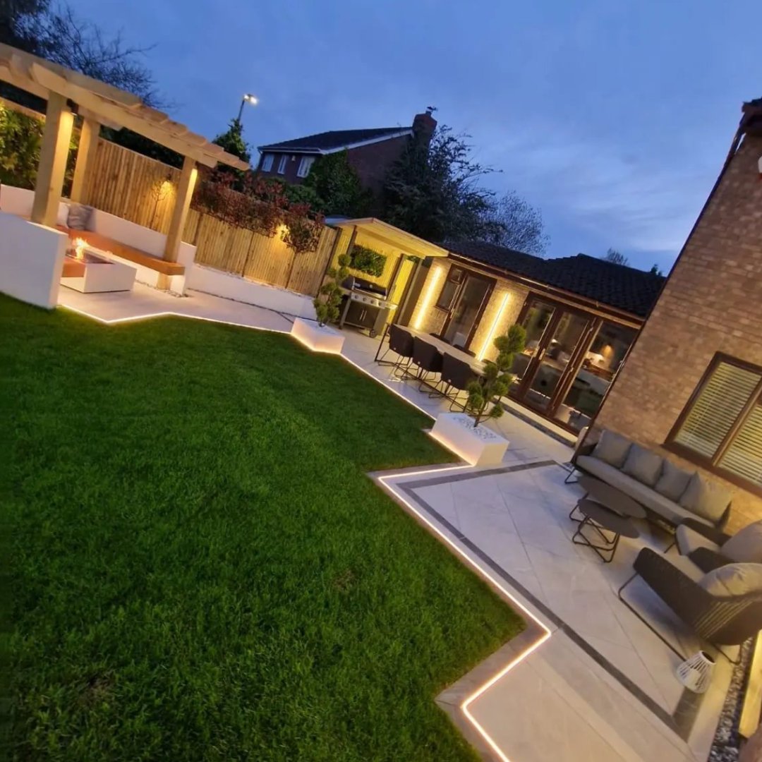 AzpectsLtd's tweet image. How amazing is this transformation 😱

Green Genie has created the dream outdoor living space using our EASYGrout in colour Argent 😍

#EASYGrout #JointingCompound #GardenTransformation