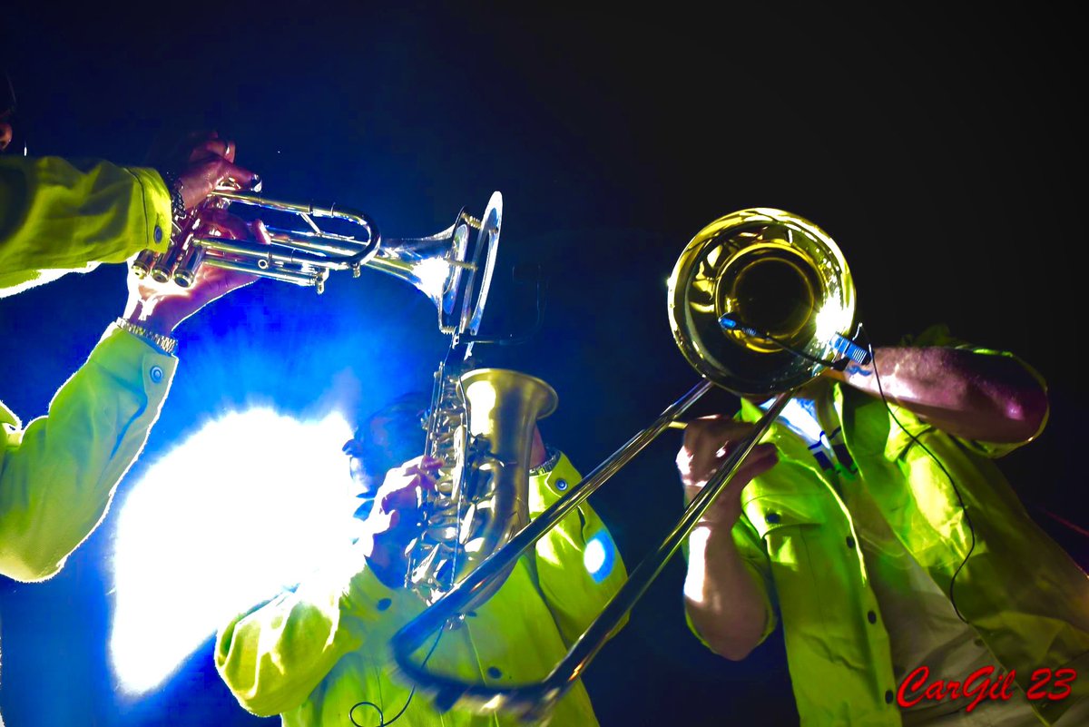 🎺🎷🎺 #MetalesFinisterre 

#elpoyotrumpet #yeli_vazquez_ <a href="/Bachology/">Pedro Moya</a> 

#OrquestaFinisterre 🌴🔥
#LaPotenciaHechaOrquesta
#YoMeLaVivoConFinisterre 

📸 Carlos Gil