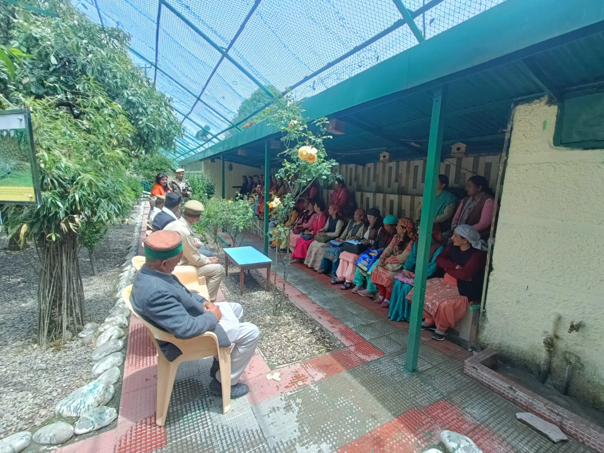 dfowlshimla's tweet photo. Today we opened the eco shop in #HimalayanBirdPark to visitors with organic and native products displaying the indigenous #culture of #himachal. The shop is handed over to a women's self help group for #livelihoodgeneration and #womenempowerment . https://t.co/Huf3TYt079