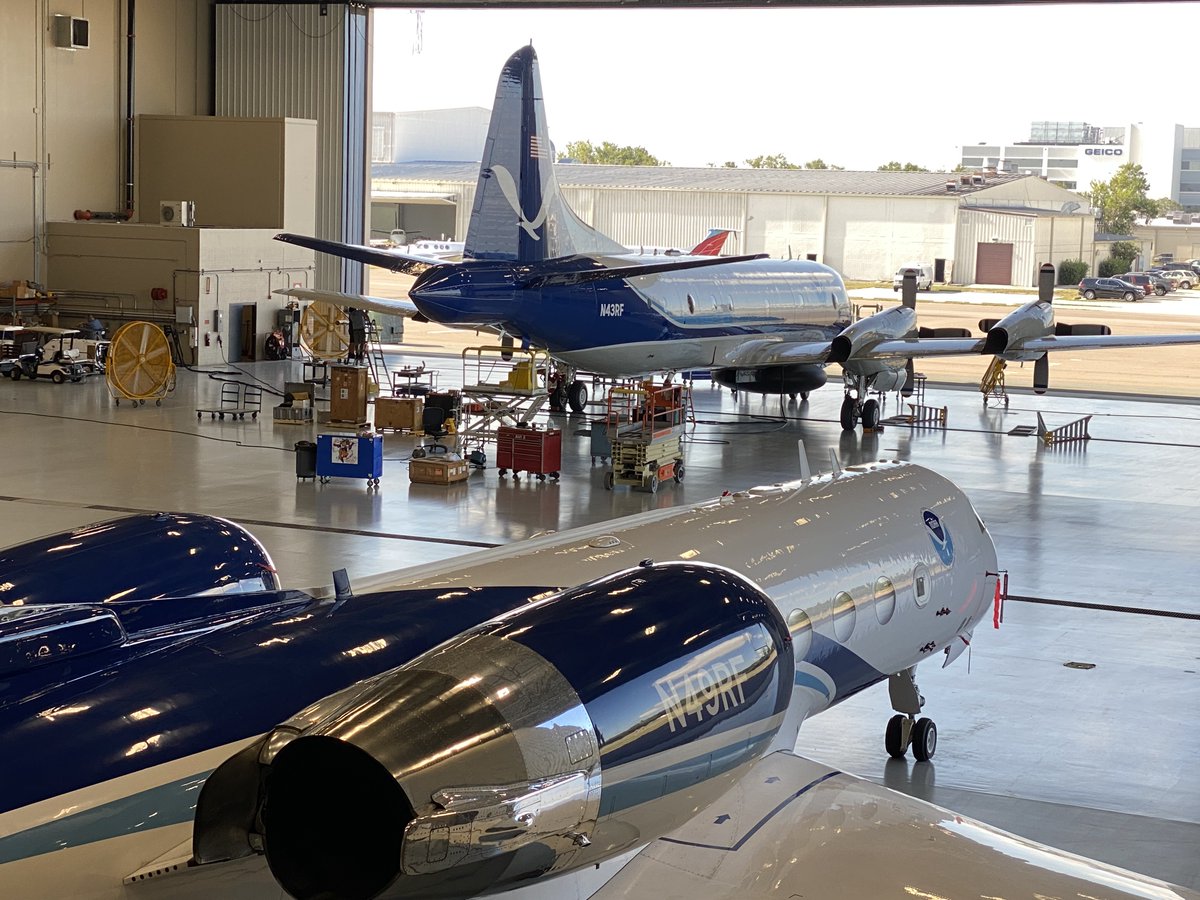 NOAA_HurrHunter's tweet image. LAKELAND, FL - Hurricane season begins June 1st. We are making our preparations, are you? Visit noaa.gov/hurricane-prep for safety tips and resources. 
#HurricanePrep #FlyNOAA