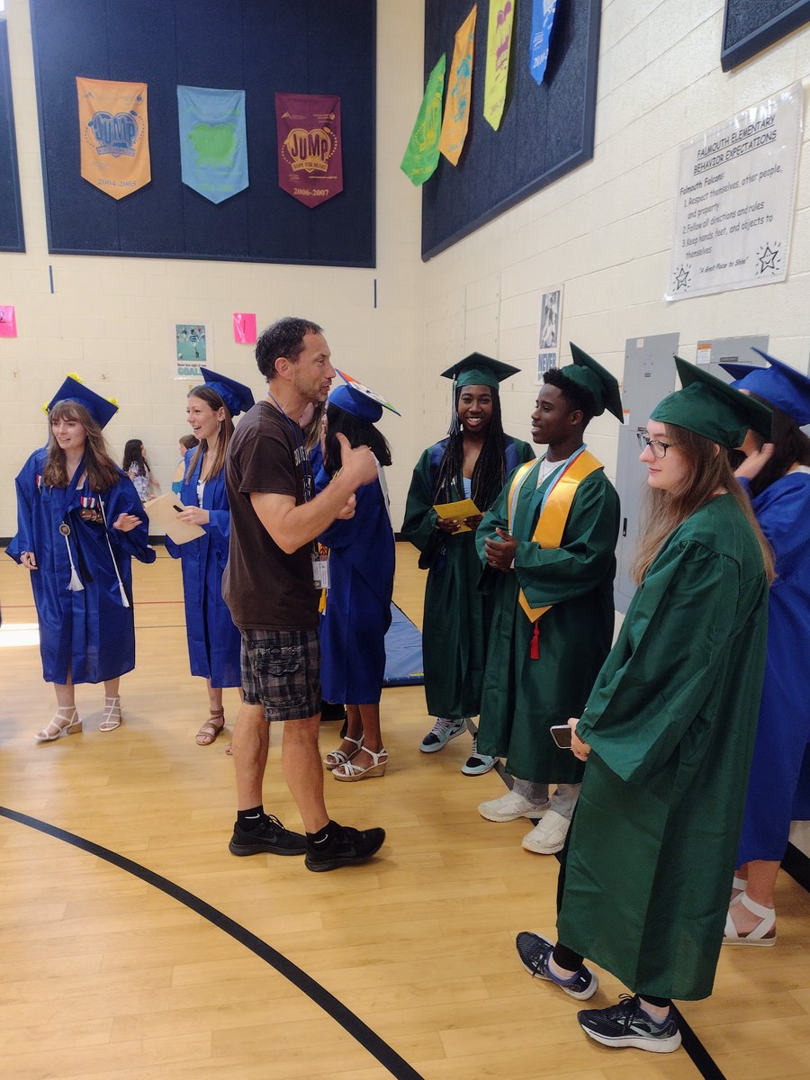 Falmouth is so proud of all our seniors that are graduating from throughout the county.  We wish them all the best.  Learn more here: bit.ly/3MBlRfE
@SCPSchools, #ElevateStafford, #StaffordSchoolsClassof2023, #seniorwalks,
@NSHSNorthNation, @shstribepride, @CForgeEagles