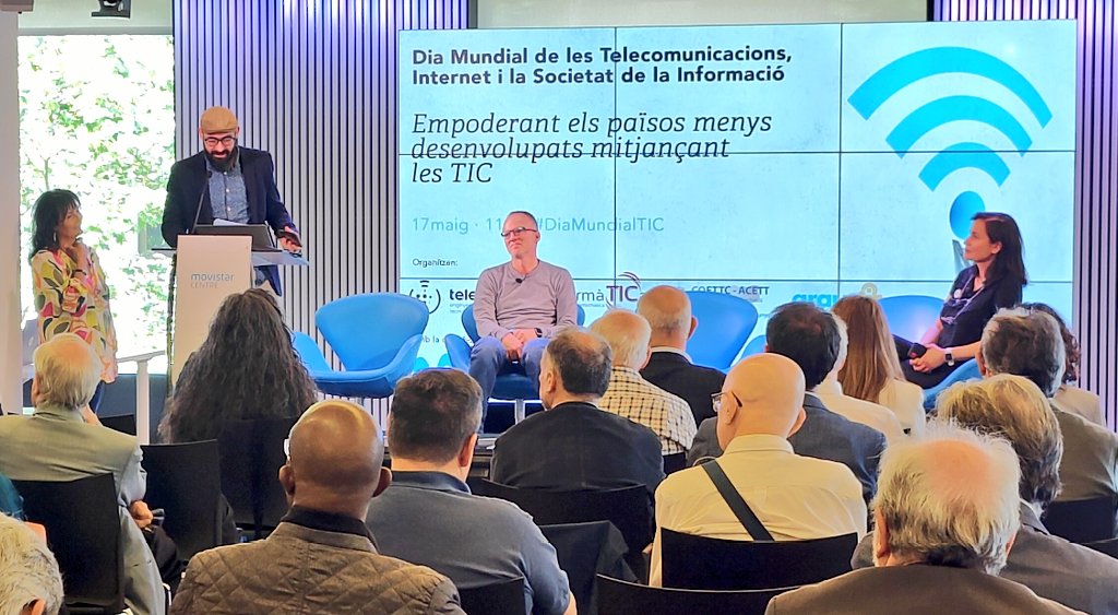 AlbertLorente's tweet photo. 💯¡Semana de #eventos y aprendizajes!

📅16/05: Con @ZohoEspana nuevo meetup con Marco Córdoba de @CloudConsultor

📆16/05: Día Mundial de las #TIC en @MovistarCentre de Barcelona.

📆17/05: Aprendiendo con @ptr_imascono sobre #Metaverso en @CambraBCN
#formación #EVENTO #event https://t.co/eikWiifJil